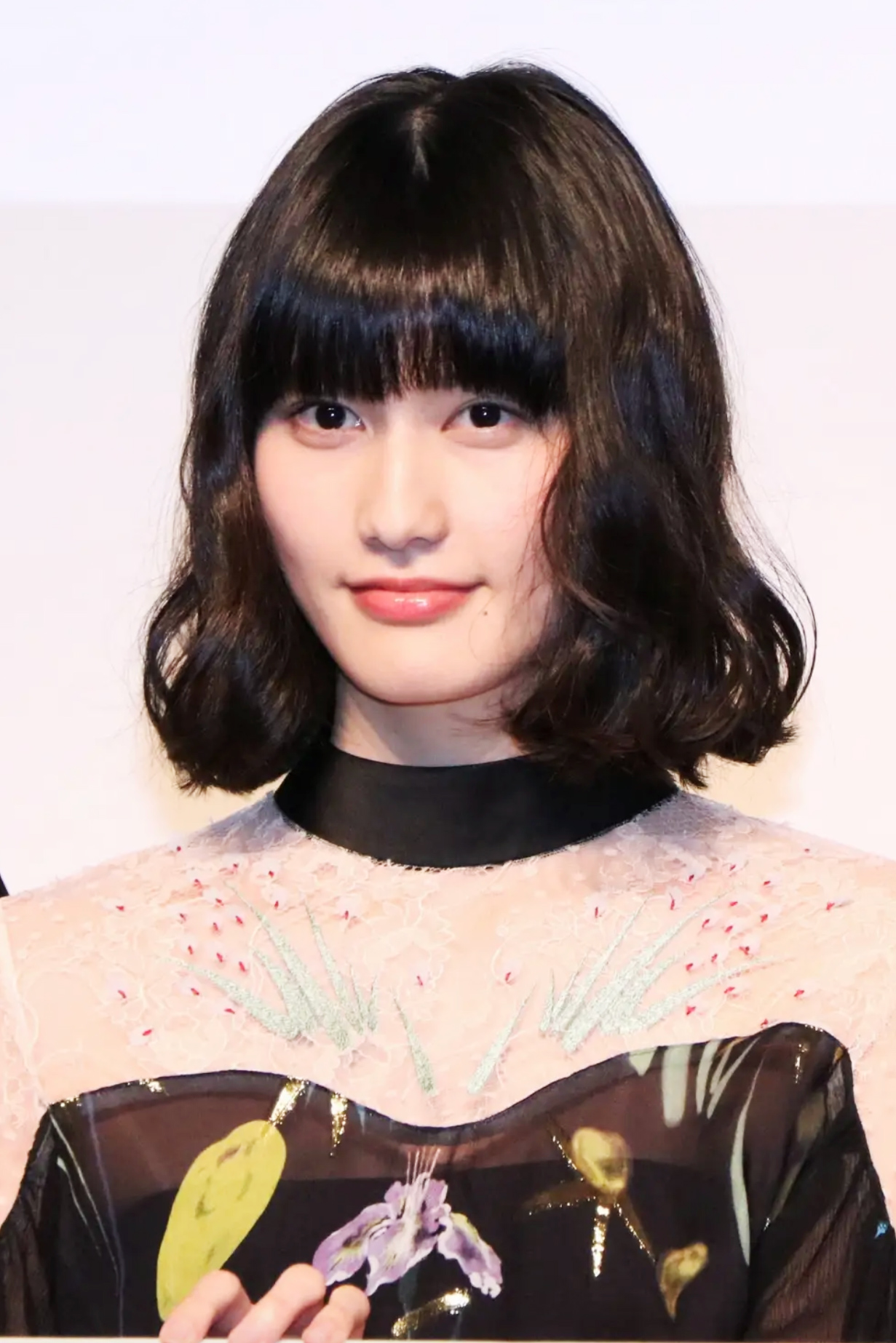 橋本愛さんのニュアンスボブパーマヘア